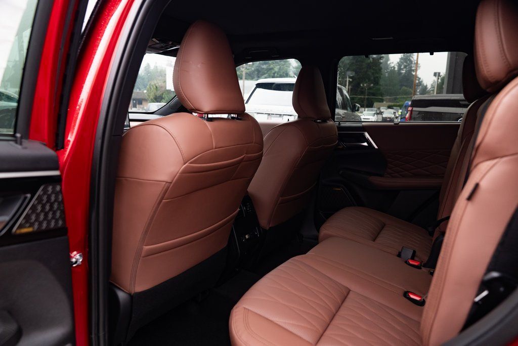 2026 Mitsubishi Outlander SEL Milwaukie OR