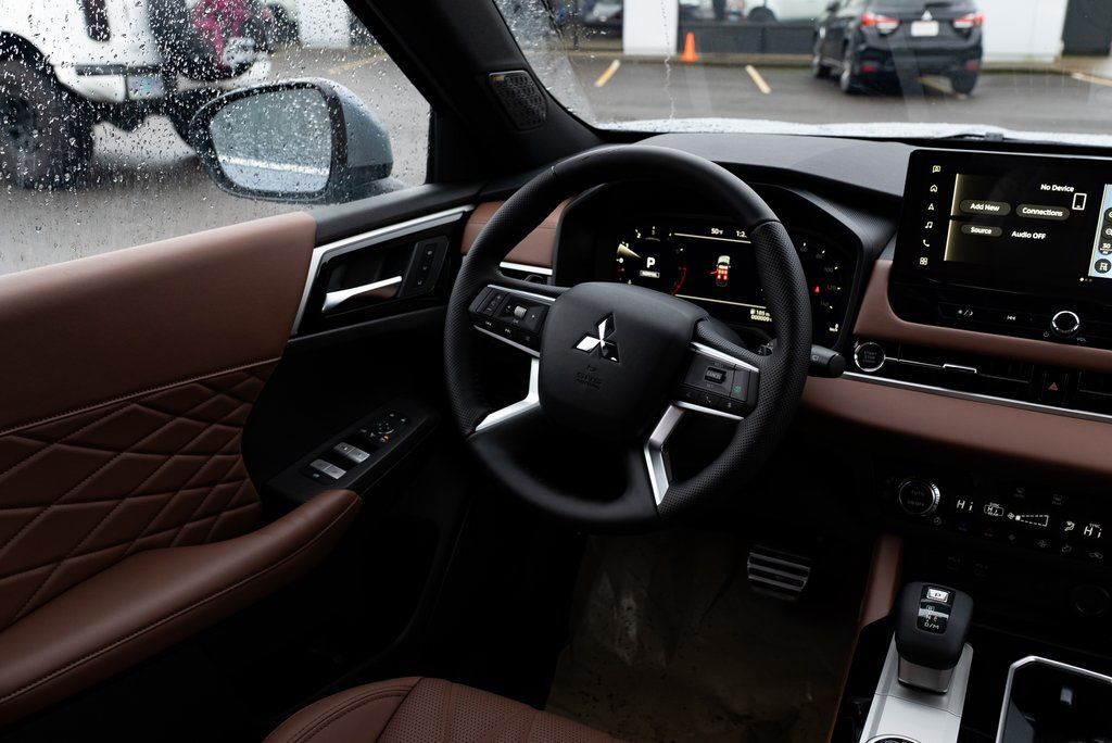 2026 Mitsubishi Outlander SEL Milwaukie OR