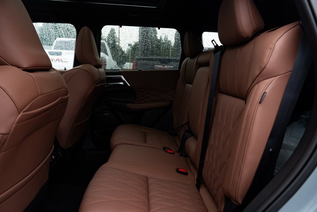 2026 Mitsubishi Outlander SEL Milwaukie OR