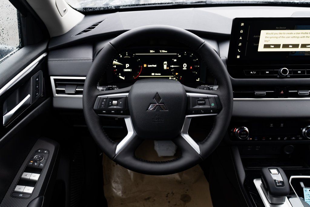 2026 Mitsubishi Outlander SEL Milwaukie OR