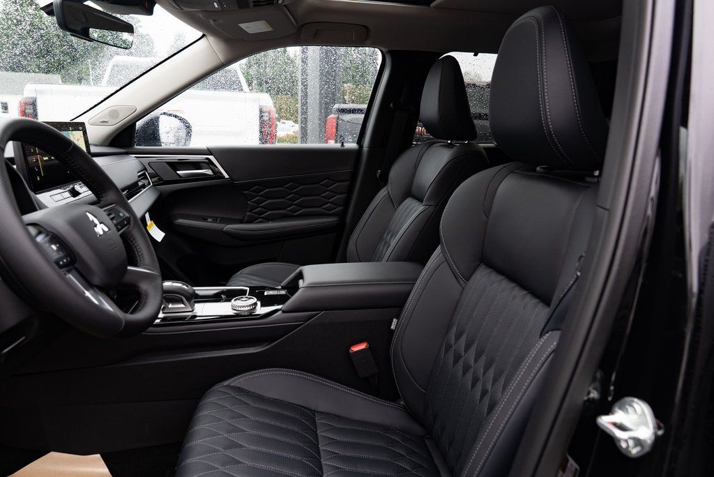 2026 Mitsubishi Outlander SEL Milwaukie OR