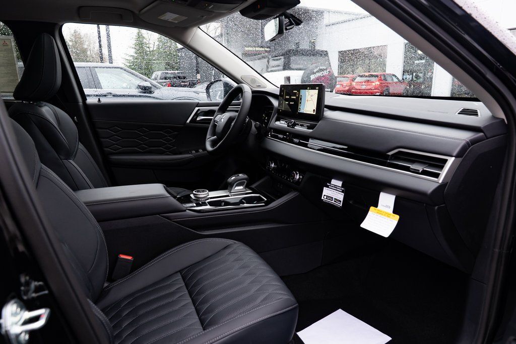 2026 Mitsubishi Outlander SEL Milwaukie OR