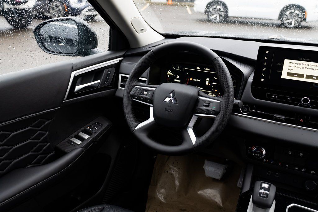 2026 Mitsubishi Outlander SEL Milwaukie OR