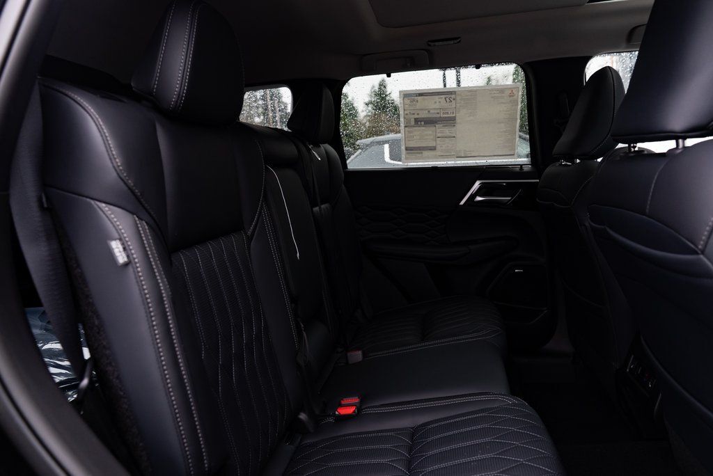 2026 Mitsubishi Outlander SEL Milwaukie OR