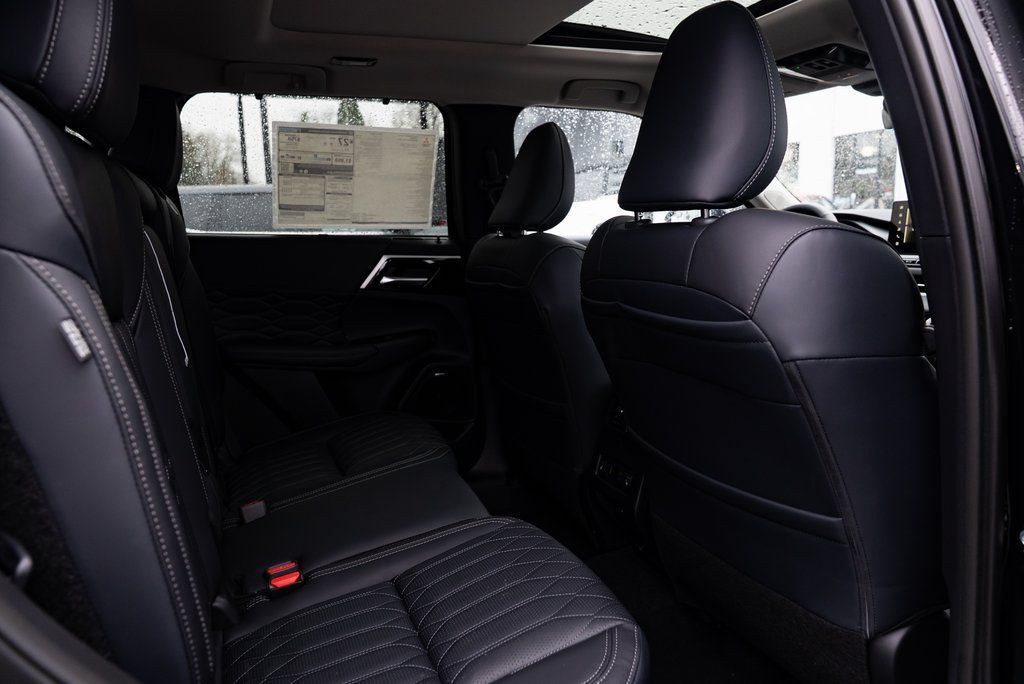 2026 Mitsubishi Outlander SEL Milwaukie OR