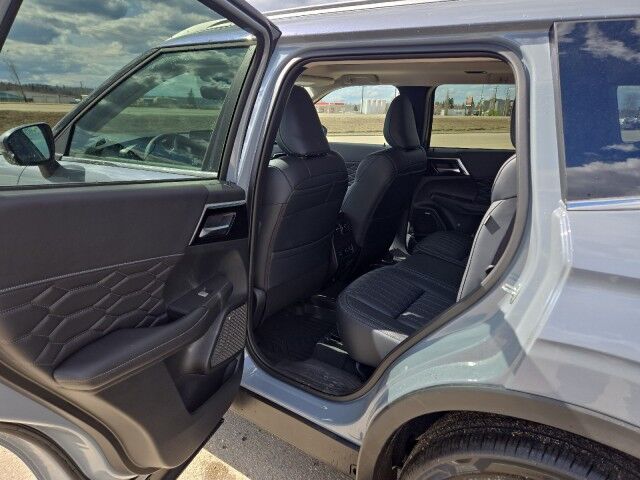 2026 Mitsubishi Outlander SEL Whitecourt AB