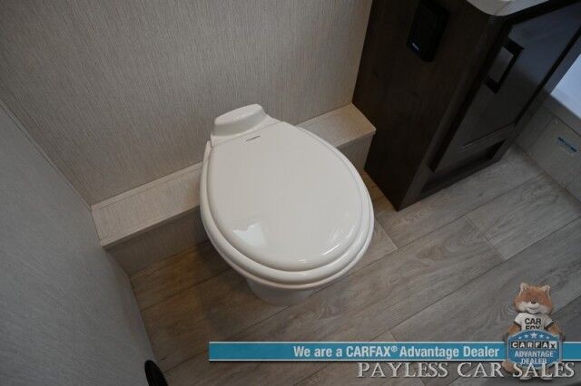 2026 NEXUS Phantom Sport 22PS / Class C / 7.3L V8 / 4.0kW Generator / Sleeps 6 / Queen Bed + Overhead Bunk / Convertible Dinette / 30K BTU Furnace & 13.5K BTU A/C / 3-Burner Cooktop / 10 cu.ft. 12V Fridge / Power Awning / Back Up Cam Anchorage AK