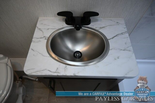 2026 NEXUS Phantom Sport 22PS / Class C / 7.3L V8 / 4.0kW Generator / Sleeps 6 / Queen Bed + Overhead Bunk / Convertible Dinette / 30K BTU Furnace & 13.5K BTU A/C / 3-Burner Cooktop / 10 cu.ft. 12V Fridge / Power Awning / Back Up Cam Anchorage AK