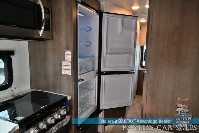 2026 NEXUS Phantom Sport 22PS / Class C / 7.3L V8 / 4.0kW Generator / Sleeps 6 / Queen Bed + Overhead Bunk / Convertible Dinette / 30K BTU Furnace & 13.5K BTU A/C / 3-Burner Cooktop / 10 cu.ft. 12V Fridge / Power Awning / Back Up Cam Anchorage AK