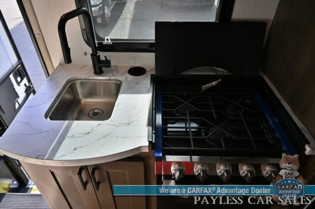 2026 NEXUS Phantom Sport 22PS / Class C / 7.3L V8 / 4.0kW Generator / Sleeps 6 / Queen Bed + Overhead Bunk / Convertible Dinette / 30K BTU Furnace & 13.5K BTU A/C / 3-Burner Cooktop / 10 cu.ft. 12V Fridge / Power Awning / Back Up Cam Anchorage AK