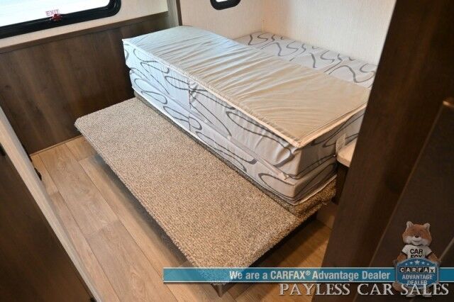 2026 NEXUS Phantom Sport 22PS / Class C / 7.3L V8 / 4.0kW Generator / Sleeps 6 / Queen Bed + Overhead Bunk / Convertible Dinette / 30K BTU Furnace & 13.5K BTU A/C / 3-Burner Cooktop / 10 cu.ft. 12V Fridge / Power Awning / Back Up Cam Anchorage AK