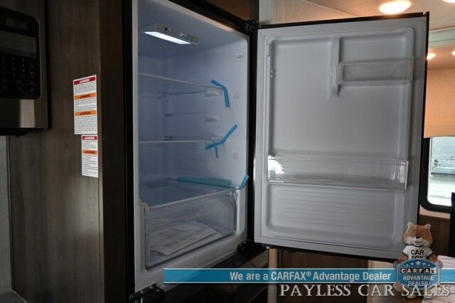 2026 NEXUS Phantom Sport 22PS / Class C / 7.3L V8 / 4K Gas Generator / Sleeps 6 / Queen Bed / Dinette Booth / Over Cab Bed / 30k BTU Furnace & 13K BTU AC / 3 Burner Stove Top / 10 cu.ft. Refrigerator / Power Awning / Back Up Camera Anchorage AK