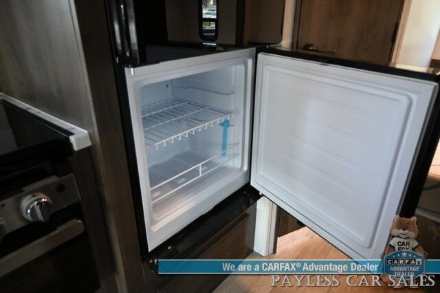 2026 NEXUS Phantom Sport 22PS / Class C / 7.3L V8 / 4K Gas Generator / Sleeps 6 / Queen Bed / Dinette Booth / Over Cab Bed / 30k BTU Furnace & 13K BTU AC / 3 Burner Stove Top / 10 cu.ft. Refrigerator / Power Awning / Back Up Camera Anchorage AK