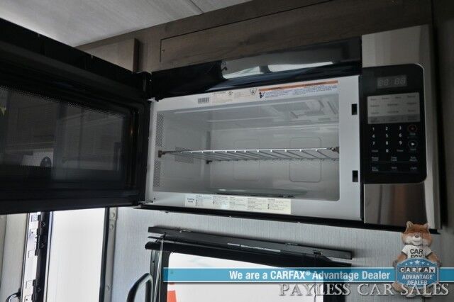 2026 NEXUS Phantom Sport 22PS / Class C / 7.3L V8 / 4K Gas Generator / Sleeps 6 / Queen Bed / Dinette Booth / Over Cab Bed / 30k BTU Furnace & 13K BTU AC / 3 Burner Stove Top / 10 cu.ft. Refrigerator / Power Awning / Back Up Camera Anchorage AK