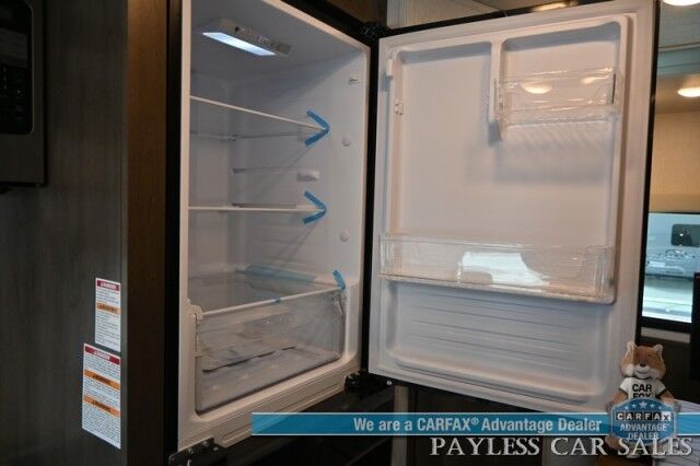 2026 NEXUS Phantom Sport 22PS / Class C / 7.3L V8 / 4K Gas Generator / Sleeps 6 / Queen Bed / Dinette Booth / Over Cab Bed / 30k BTU Furnace & 13K BTU AC / 3 Burner Stove Top / 10 cu.ft. Refrigerator / Power Awning / Back Up Camera Anchorage AK
