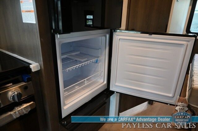 2026 NEXUS Phantom Sport 22PS / Class C / 7.3L V8 / 4K Gas Generator / Sleeps 6 / Queen Bed / Dinette Booth / Over Cab Bed / 30k BTU Furnace & 13K BTU AC / 3 Burner Stove Top / 10 cu.ft. Refrigerator / Power Awning / Back Up Camera Anchorage AK