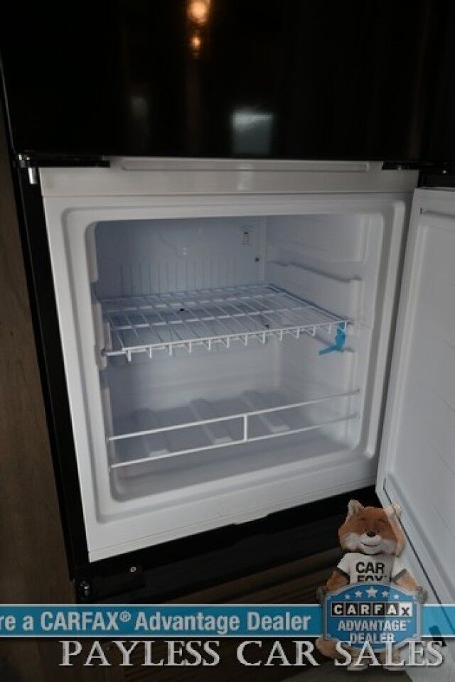 2026 NEXUS Phantom Sport 24PS / Class C Motorhome / Ford 7.3L V8 / 4.0kW Generator / Sleeps 6 / Queen Bed + Overhead Bunk / Convertible Dinette / 13.5K BTU A/C / 3-Burner Cooktop / 10 cu.ft. 12V Fridge / Power Awning / Back Up Cam Anchorage AK