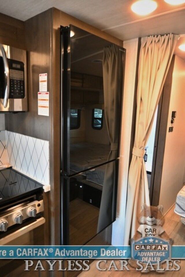 2026 NEXUS VIPER Viper 27V Class B / 7.3L V8 / Bluetooth / Backup Camera / Sleeps 4 / 30K BTU Heating & 15K BTU A/C / 4K Generator / G.E Quad Burner Stove & Oven Range / 40 Inch Flat screen / Power Exterior Awning / Tow Pkg Anchorage AK