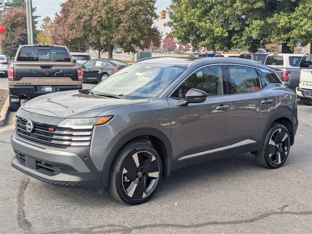 2026 Nissan Kicks SR photo 3