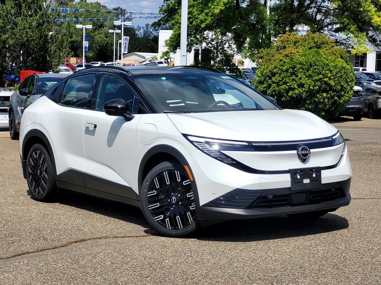 2026 Nissan LEAF PLATINUM+