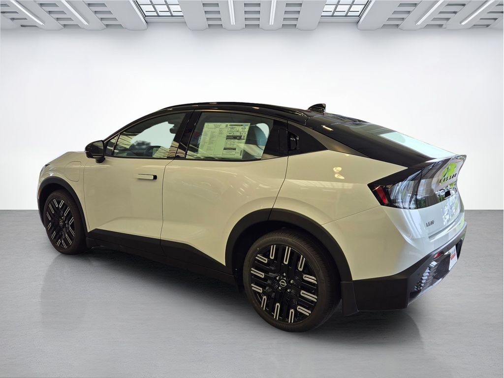 2026 Nissan LEAF PLATINUM+