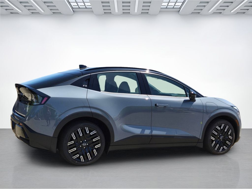 2026 Nissan LEAF PLATINUM+