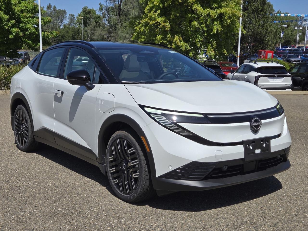 2026 Nissan LEAF PLATINUM+