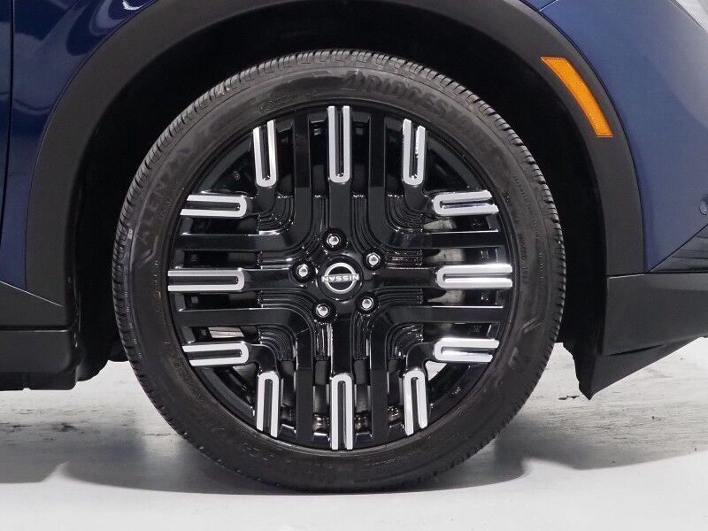 2026 Nissan LEAF PLATINUM+ *HEADS-UP DISPLAY, NAVIGATION, ADAPTIVE CRUISE, SAFETY ALERTS, 360 VIEW CAMERAS, COLOR TOUCHSCREEN, PANO GLASS ROOF, HEATED SEATS/STEERING, POWER LIFTGATE, BOSE, WIRELESS CHARGING, ANDROID & APPLE Round Rock TX