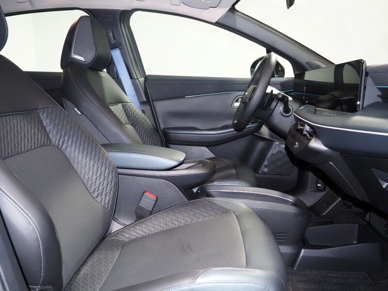 2026 Nissan LEAF PLATINUM+ *HEADS-UP DISPLAY, NAVIGATION, ADAPTIVE CRUISE, SAFETY ALERTS, 360 VIEW CAMERAS, COLOR TOUCHSCREEN, PANO GLASS ROOF, HEATED SEATS/STEERING, POWER LIFTGATE, BOSE, WIRELESS CHARGING, ANDROID & APPLE Round Rock TX
