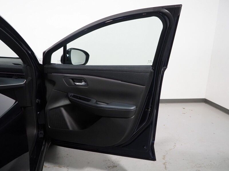 2026 Nissan LEAF PLATINUM+ *HEADS-UP DISPLAY, NAVIGATION, ADAPTIVE CRUISE, SAFETY ALERTS, 360 VIEW CAMERAS, COLOR TOUCHSCREEN, PANO GLASS ROOF, HEATED SEATS/STEERING, POWER LIFTGATE, BOSE, WIRELESS CHARGING, ANDROID & APPLE Round Rock TX