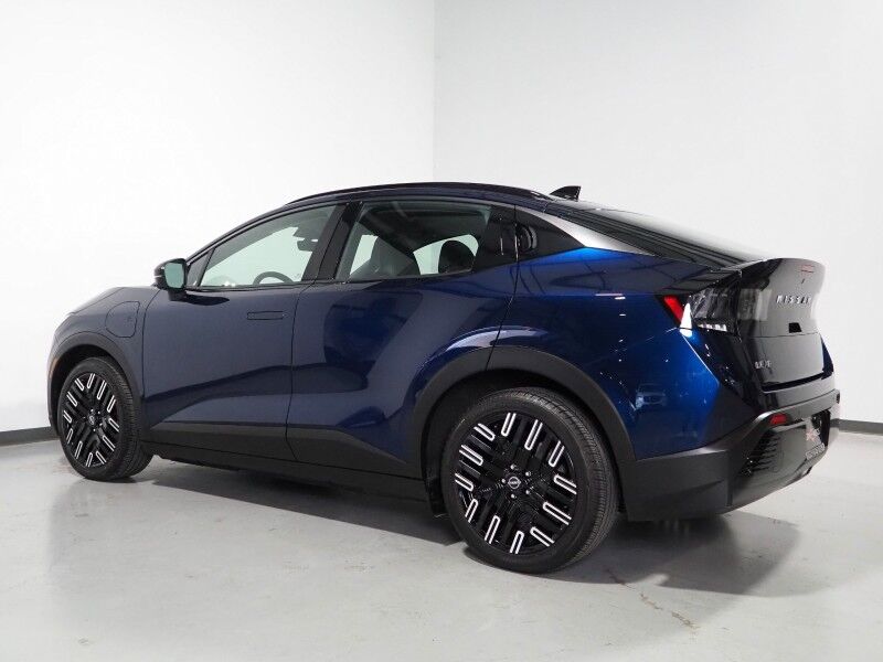 2026 Nissan LEAF PLATINUM+ *HEADS-UP DISPLAY, NAVIGATION, ADAPTIVE CRUISE, SAFETY ALERTS, 360 VIEW CAMERAS, COLOR TOUCHSCREEN, PANO GLASS ROOF, HEATED SEATS/STEERING, POWER LIFTGATE, BOSE, WIRELESS CHARGING, ANDROID & APPLE Round Rock TX