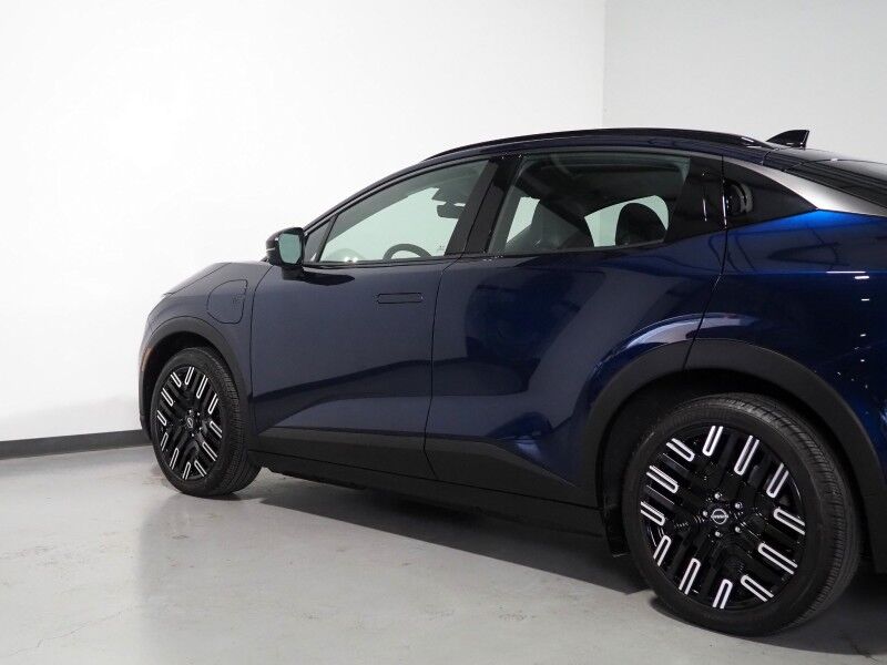 2026 Nissan LEAF PLATINUM+ *HEADS-UP DISPLAY, NAVIGATION, ADAPTIVE CRUISE, SAFETY ALERTS, 360 VIEW CAMERAS, COLOR TOUCHSCREEN, PANO GLASS ROOF, HEATED SEATS/STEERING, POWER LIFTGATE, BOSE, WIRELESS CHARGING, ANDROID & APPLE Round Rock TX
