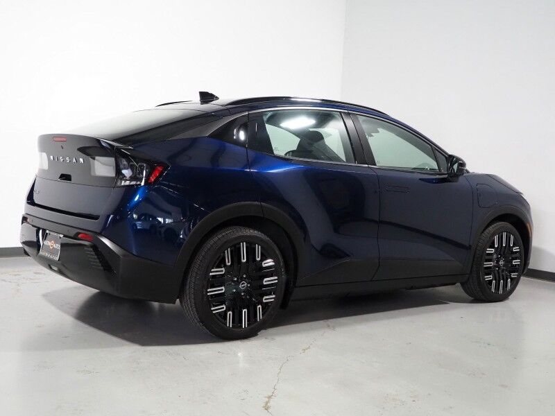 2026 Nissan LEAF PLATINUM+ *HEADS-UP DISPLAY, NAVIGATION, ADAPTIVE CRUISE, SAFETY ALERTS, 360 VIEW CAMERAS, COLOR TOUCHSCREEN, PANO GLASS ROOF, HEATED SEATS/STEERING, POWER LIFTGATE, BOSE, WIRELESS CHARGING, ANDROID & APPLE Round Rock TX