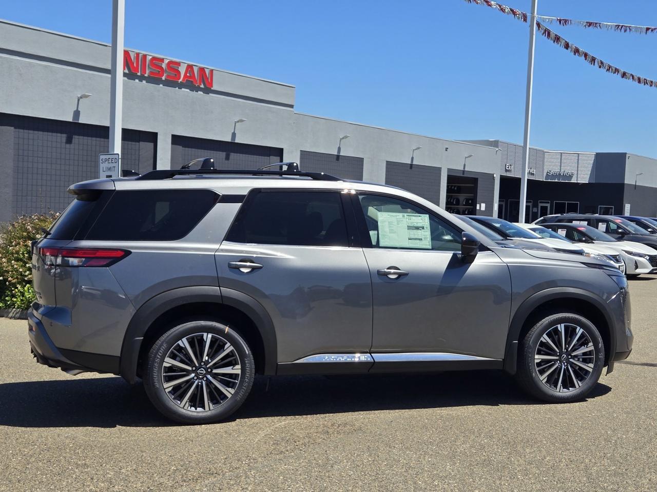 2026 Nissan Pathfinder Platinum