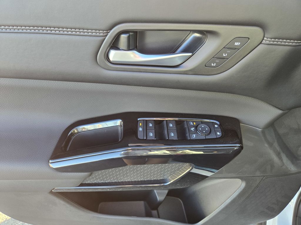 2026 Nissan Pathfinder Platinum Folsom CA