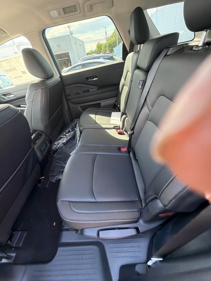 2026 Nissan Pathfinder SL Glen Burnie MD