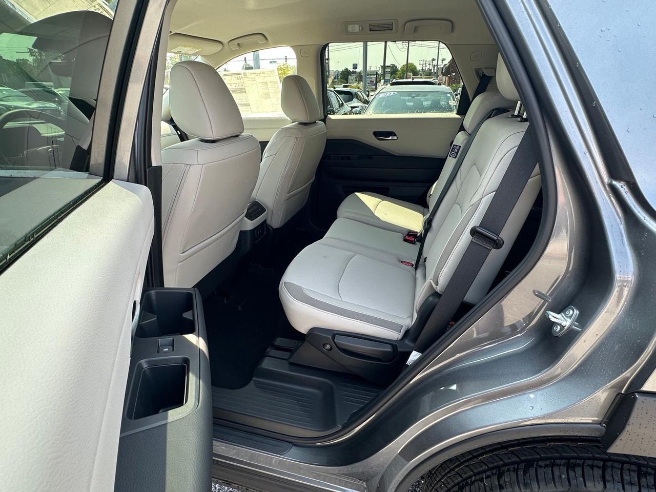 2026 Nissan Pathfinder SL Glen Burnie MD