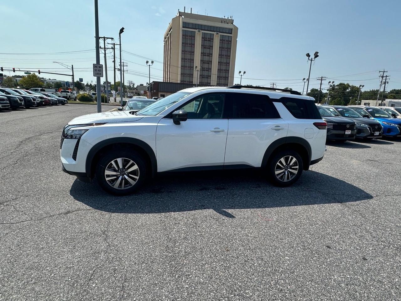 2026 Nissan Pathfinder SL Glen Burnie MD