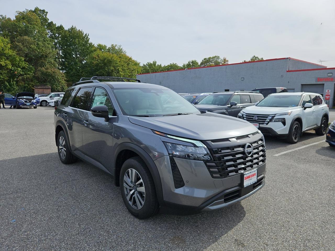 2026 Nissan Pathfinder SL