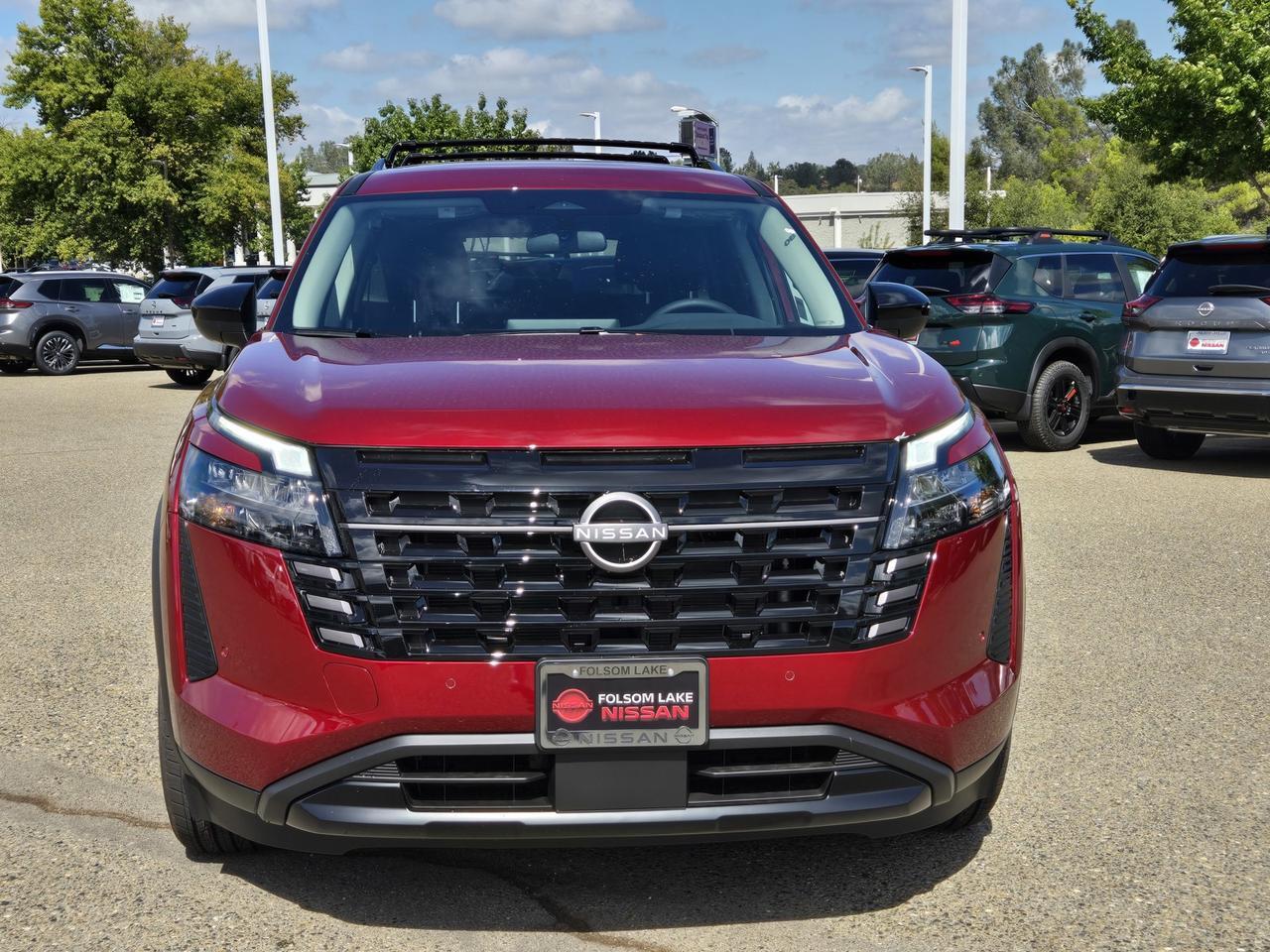 2026 Nissan Pathfinder SV