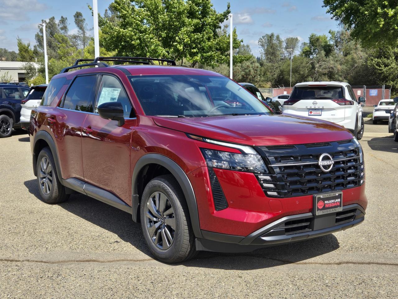2026 Nissan Pathfinder SV