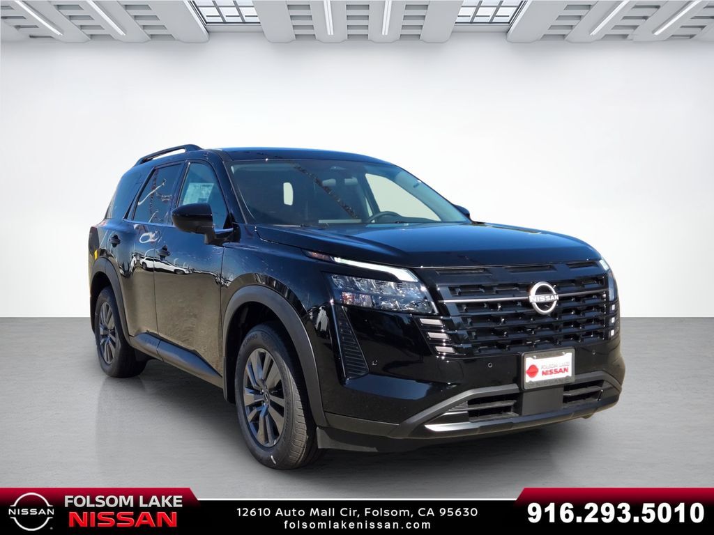 2026 Nissan Pathfinder SV