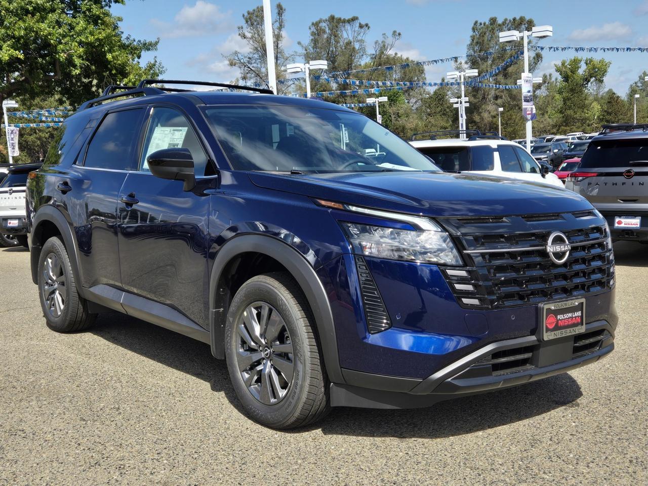 2026 Nissan Pathfinder SV