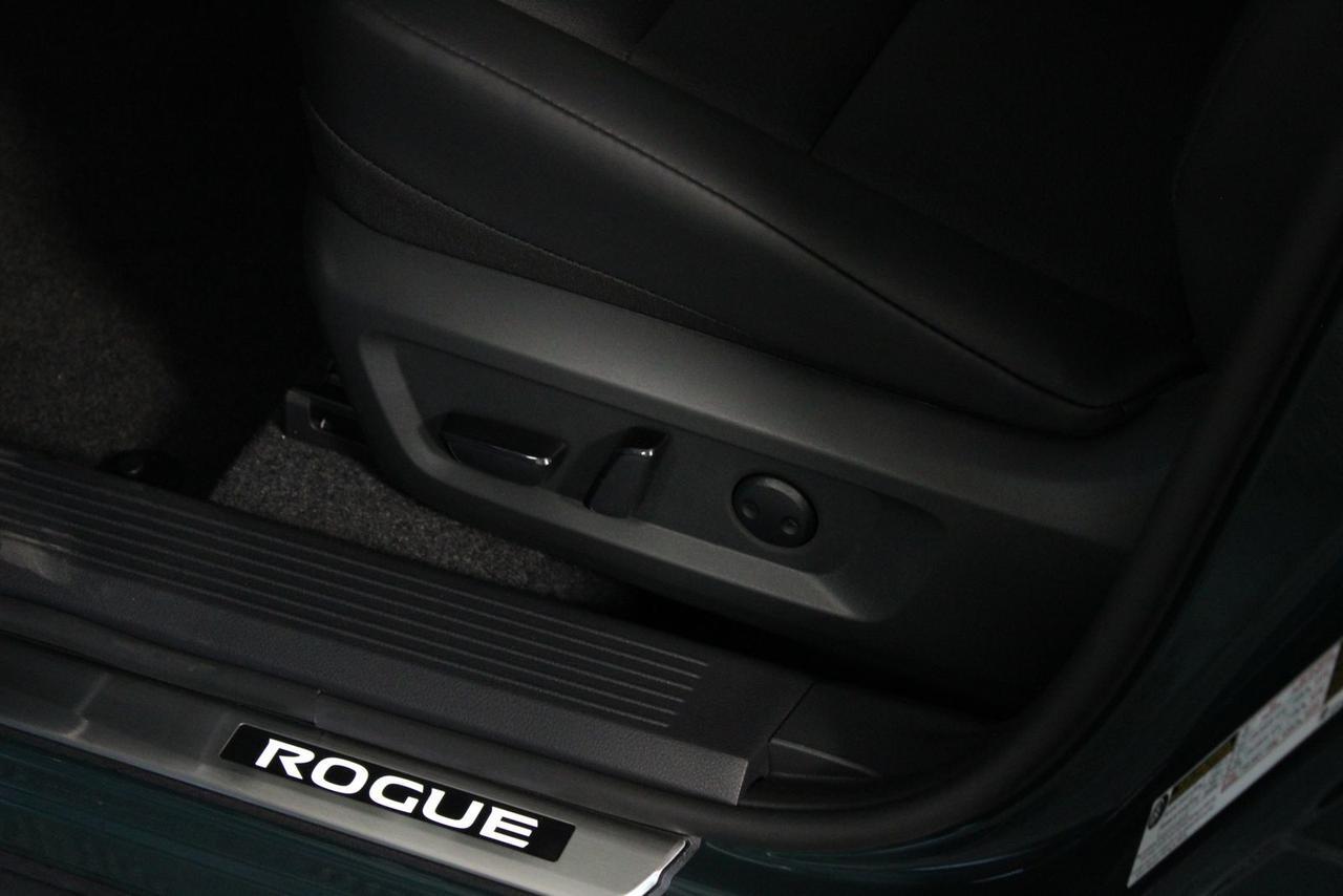 2026 Nissan Rogue Dark Armor Manassas VA