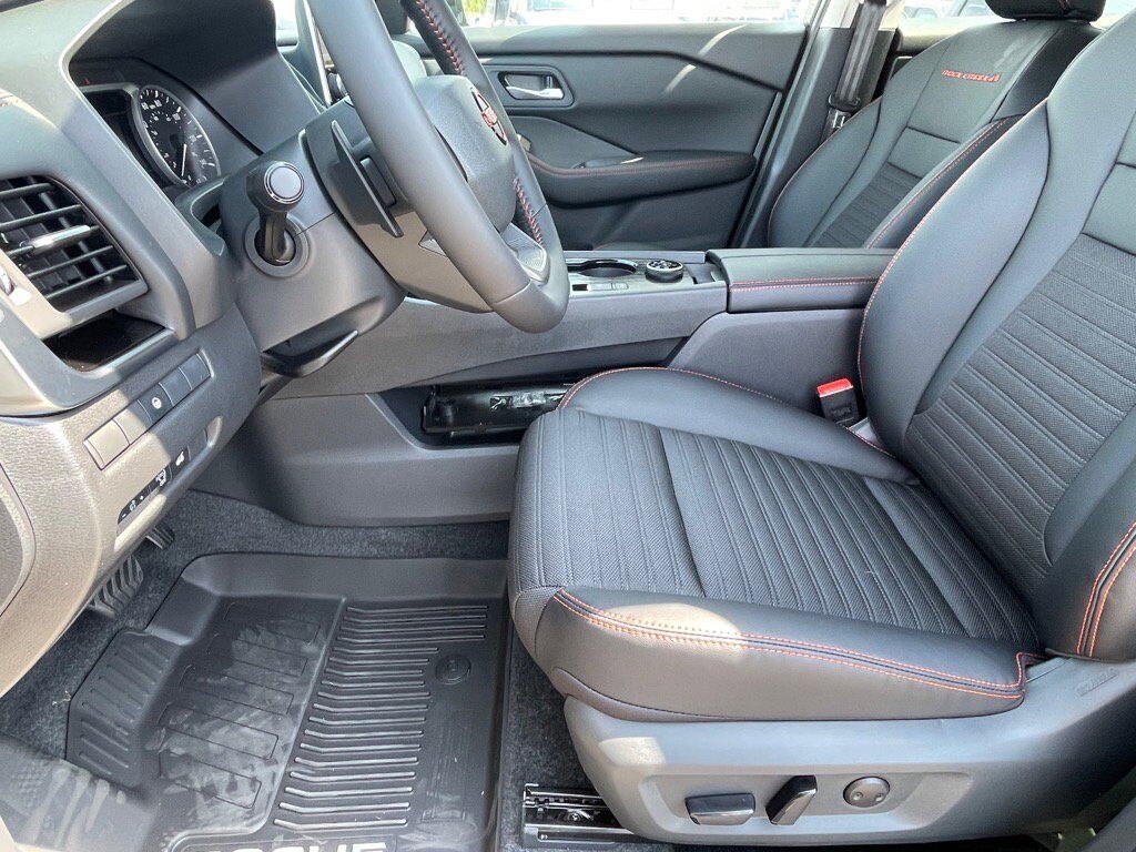 2026 Nissan Rogue SV photo 21