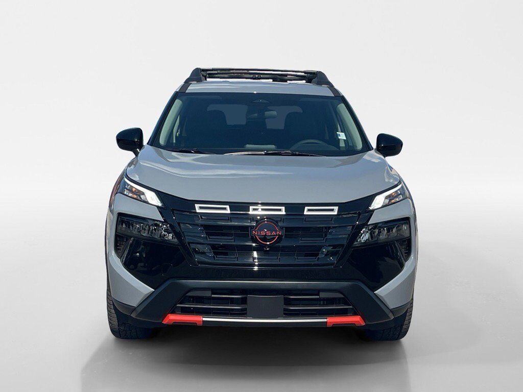 2026 Nissan Rogue SV photo 2