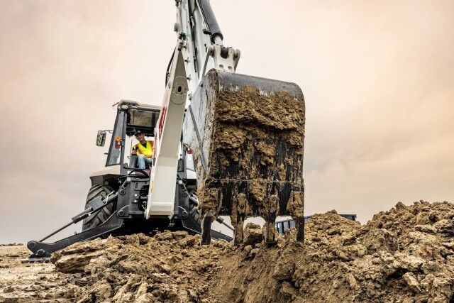 2026 No Make BOBCAT B760 BACKHOE LOADER Naples FL