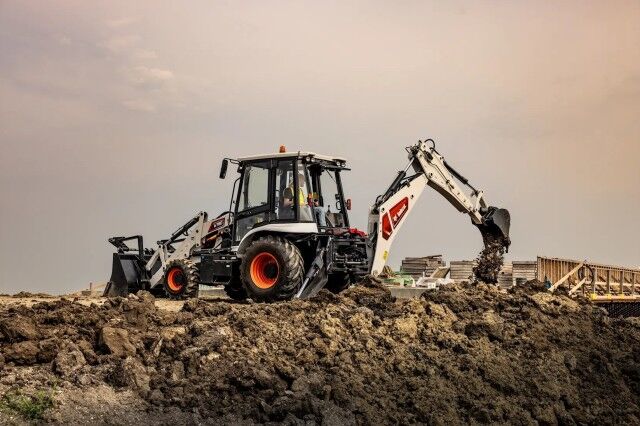 2026 No Make BOBCAT B760 BACKHOE LOADER Naples FL