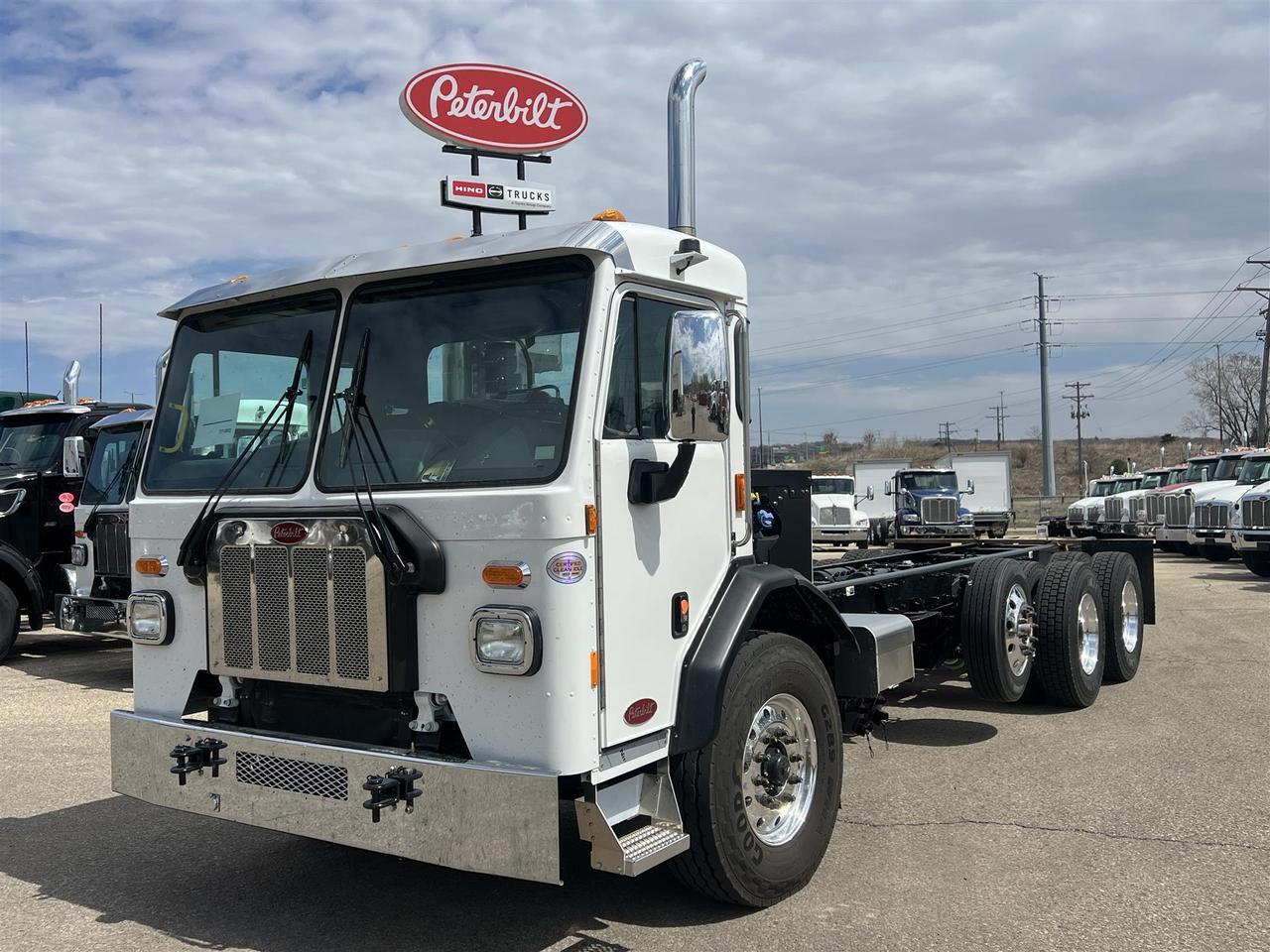 2026 Peterbilt 520