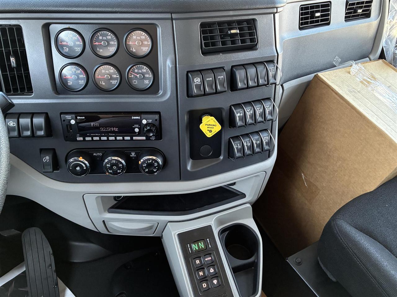 2026 Peterbilt 567 - image 9